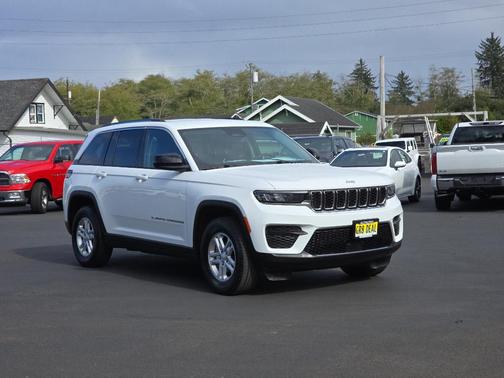 2023 Jeep Grand Cherokee Laredo
