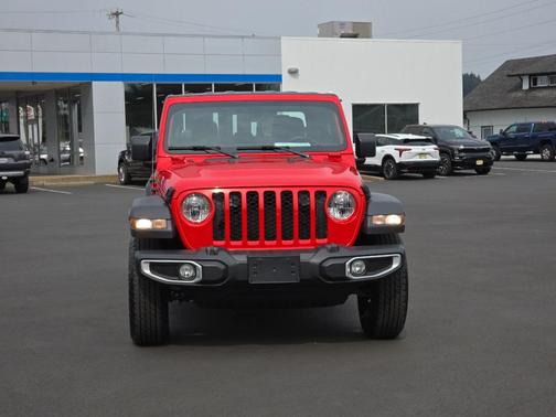 2023 Jeep Gladiator Sport