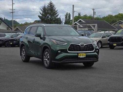 2024 Toyota Highlander XLE