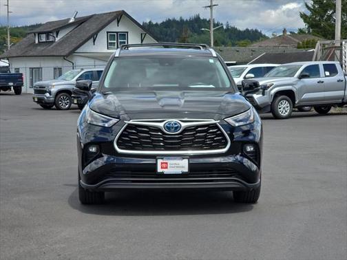 2022 Toyota Highlander Hybrid XLE
