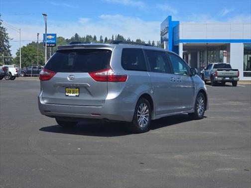 2018 Toyota Sienna XLE Premium