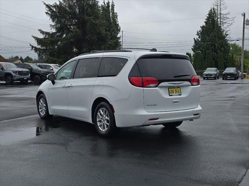 2021 Chrysler Voyager LXI