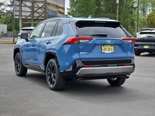 2025 Toyota RAV4 Hybrid SE