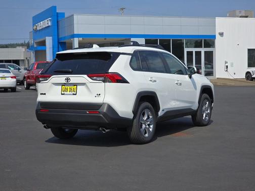 2025 Toyota RAV4 Hybrid LE