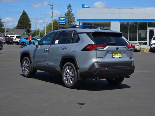2025 Toyota RAV4 XLE Premium