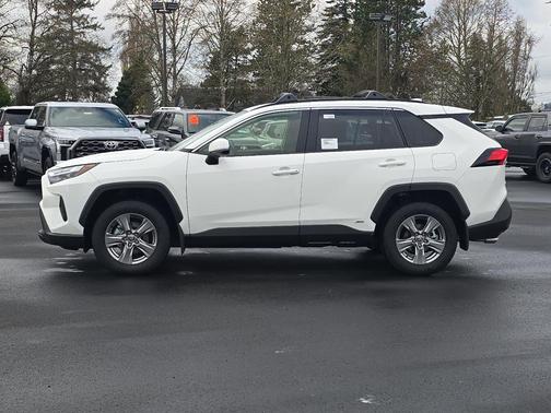 2025 Toyota RAV4 Hybrid LE