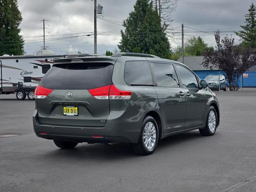 2014 Toyota Sienna XLE