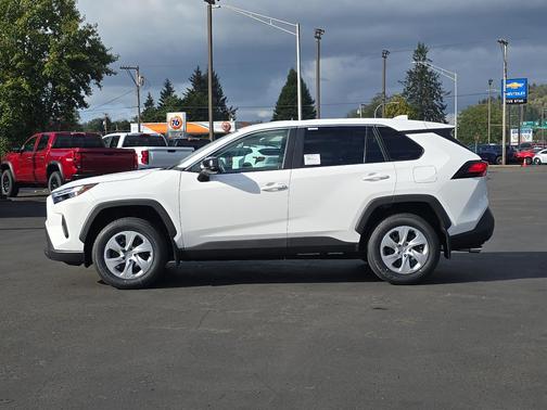 2025 Toyota RAV4 LE
