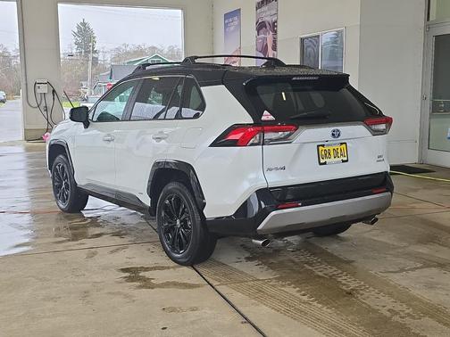 2024 Toyota RAV4 Hybrid SE
