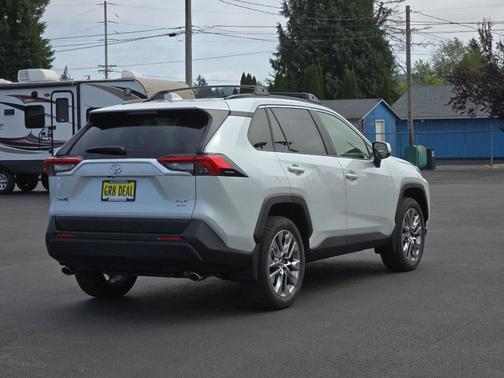 2025 Toyota RAV4 XLE Premium