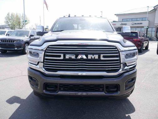 2024 RAM 3500 Laramie Crew Cab 4x4 8 Box