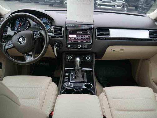 2017 Volkswagen Touareg V6 Sport w/Technology