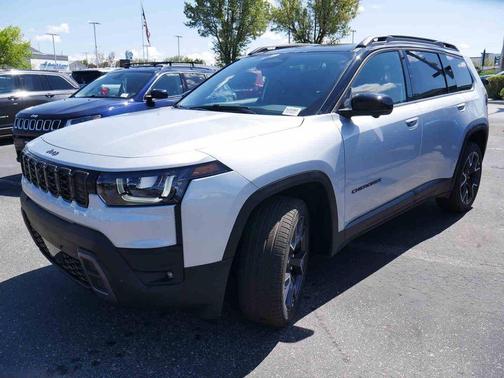 Silver Zynith Clearcoat 2026 Jeep Cherokee Overland