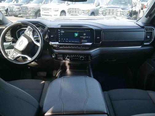 2025 Chevrolet Silverado 3500 LT