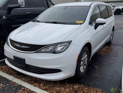 2020 Chrysler Voyager LX