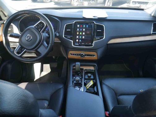 2024 Volvo XC90 B6 Plus Bright Theme 7-Seater