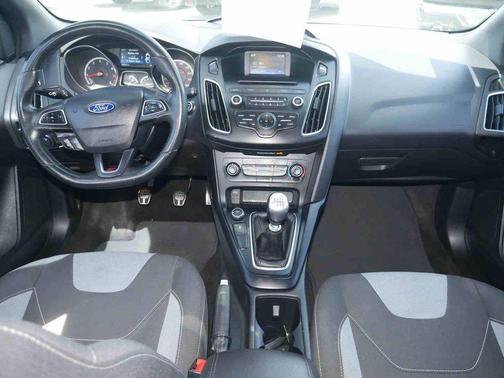 Kona Blue Metallic 2017 Ford Focus ST Base