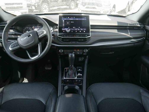 Sting Gray Clearcoat 2024 Jeep Compass Trailhawk