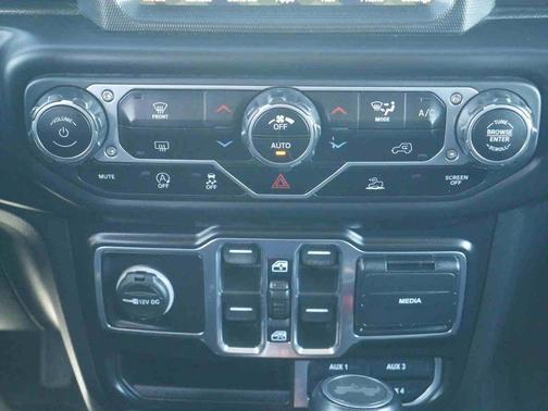 2022 Jeep Wrangler Unlimited Sahara Altitude