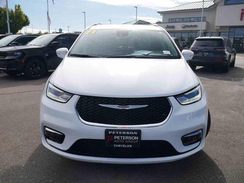 2021 Chrysler Pacifica Touring-L