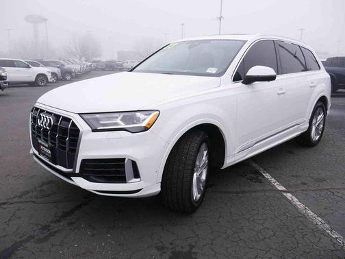 2023 Audi Q7 55 Premium Plus