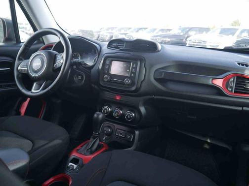 2016 Jeep Renegade Trailhawk