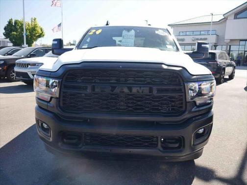 2024 RAM 3500 Tradesman Crew Cab 4x4 8 Box