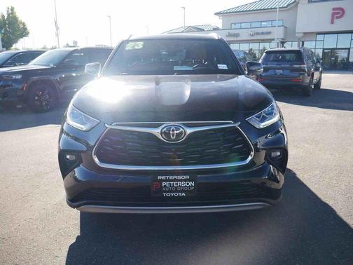 2023 Toyota Highlander Platinum
