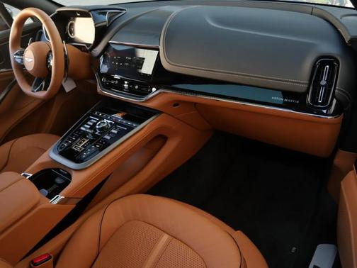 2025 Aston Martin DBX 707 SUV