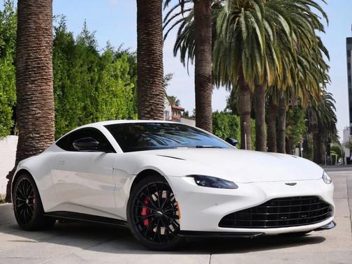 Lunar White 2023 Aston Martin Vantage Coupe