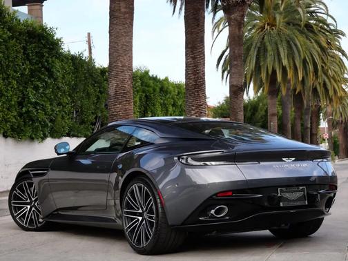 2025 Aston Martin DB12 