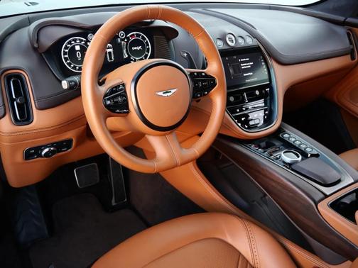 2021 Aston Martin DBX SUV