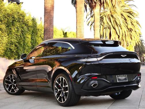2021 Aston Martin DBX SUV
