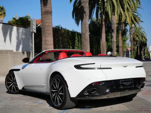 2021 Aston Martin DB11 V8 Volante