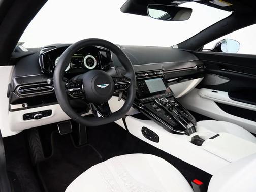 2025 Aston Martin Vantage Coupe