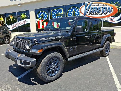 Black Clearcoat 2026 Jeep Gladiator 85th Anniversary Edition