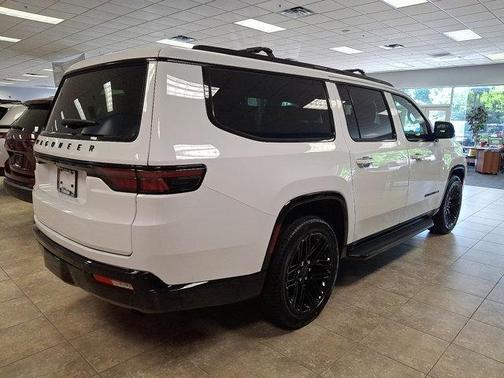 2025 Jeep Wagoneer L Series II Carbide 4x4