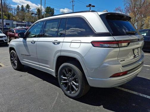 Silver Zynith 2026 Jeep Grand Cherokee Limited