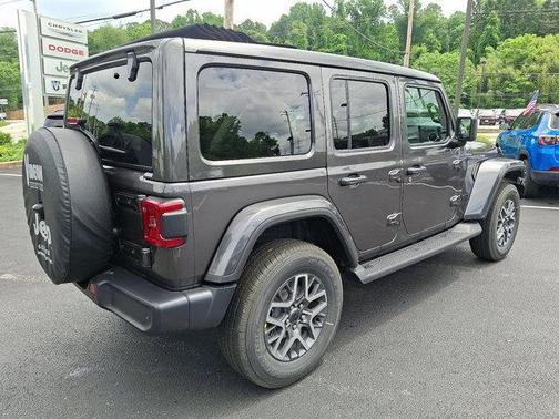 2025 Jeep Wrangler 4-Door Sahara 4x4