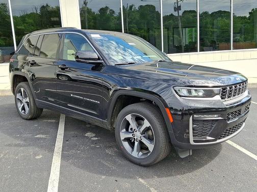 Diamond Black Crystal Pearlcoat 2026 Jeep Grand Cherokee Limited