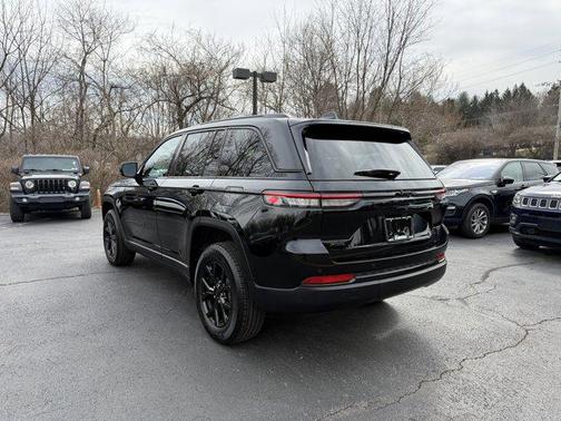 2025 Jeep Grand Cherokee Altitude