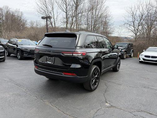 2025 Jeep Grand Cherokee Altitude