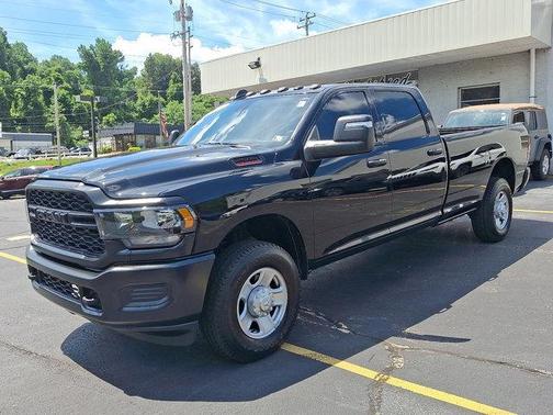 2024 RAM 2500 Tradesman Crew Cab 4x4 8' Box