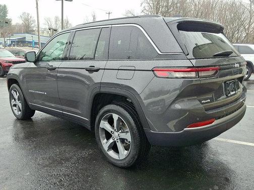 Baltic Gray Metallic Clearcoat 2026 Jeep Grand Cherokee Limited
