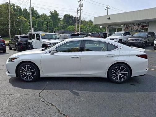2022 Lexus ES 350 Base