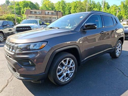 Granite Crystal Metallic Clearcoat 2022 Jeep Compass Latitude Lux