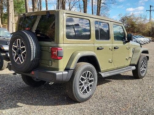 2026 Jeep Wrangler 4-Door Sahara 4x4