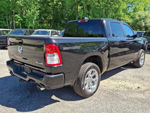 Diamond Black Crystal Pearlcoat 2023 RAM 1500 Big Horn/Lone Star