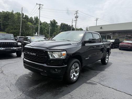 Diamond Black Crystal Pearlcoat 2023 RAM 1500 Big Horn/Lone Star