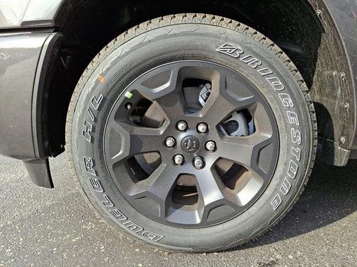 Granite Crystal Metallic Clearcoat 2026 RAM 1500 Big Horn/Lone Star